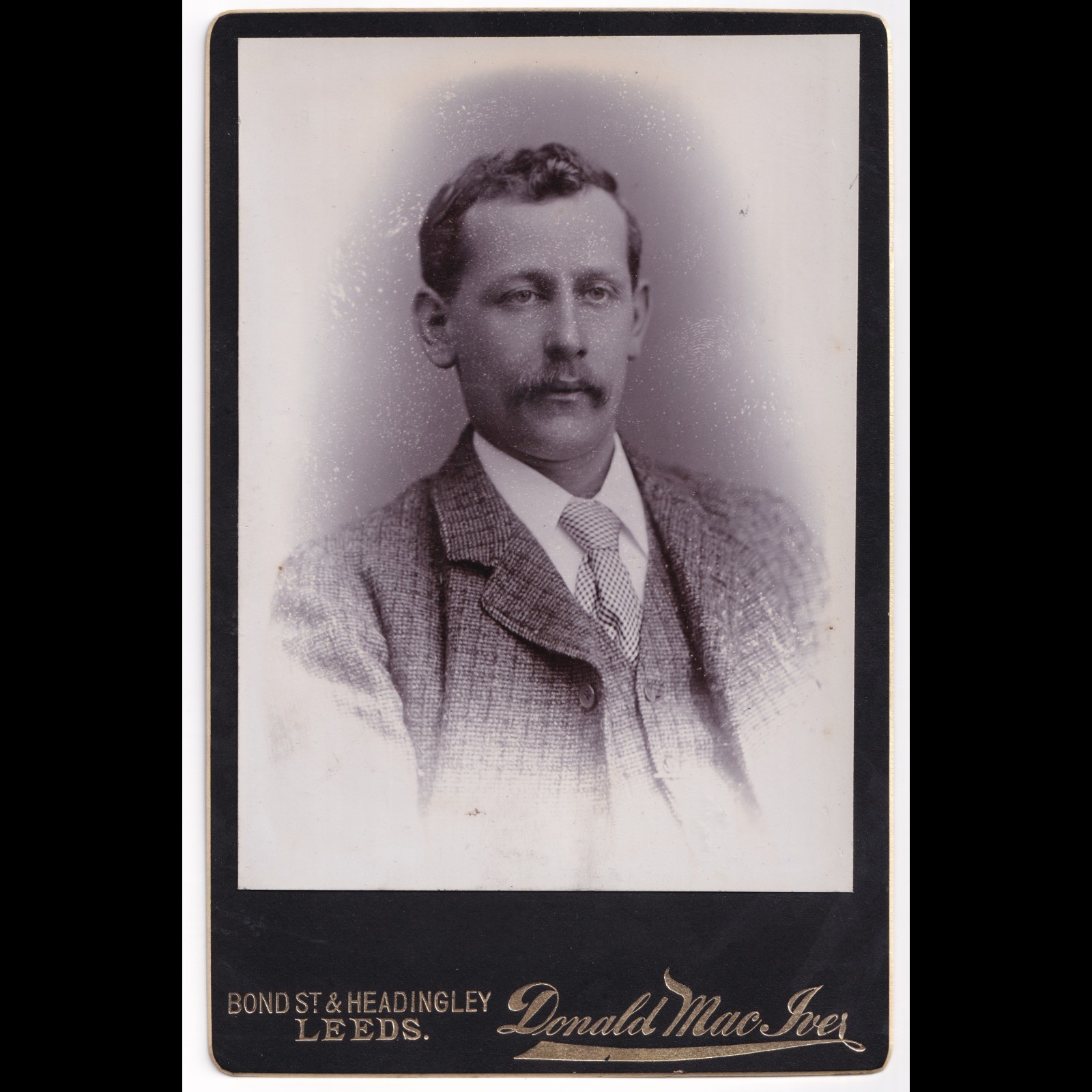 Cabinet Card: Cabinet Card: Donald MacIver, Leeds Card. Man in Tweed Style Suit.: catalogue image 1