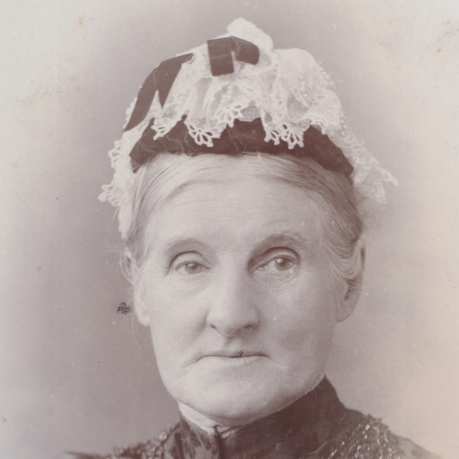 Cabinet Card: Cabinet Card: E. Mc Donald. Penrith & Appleby. Older Lady Wearing Hat or Cap.: catalogue image 2