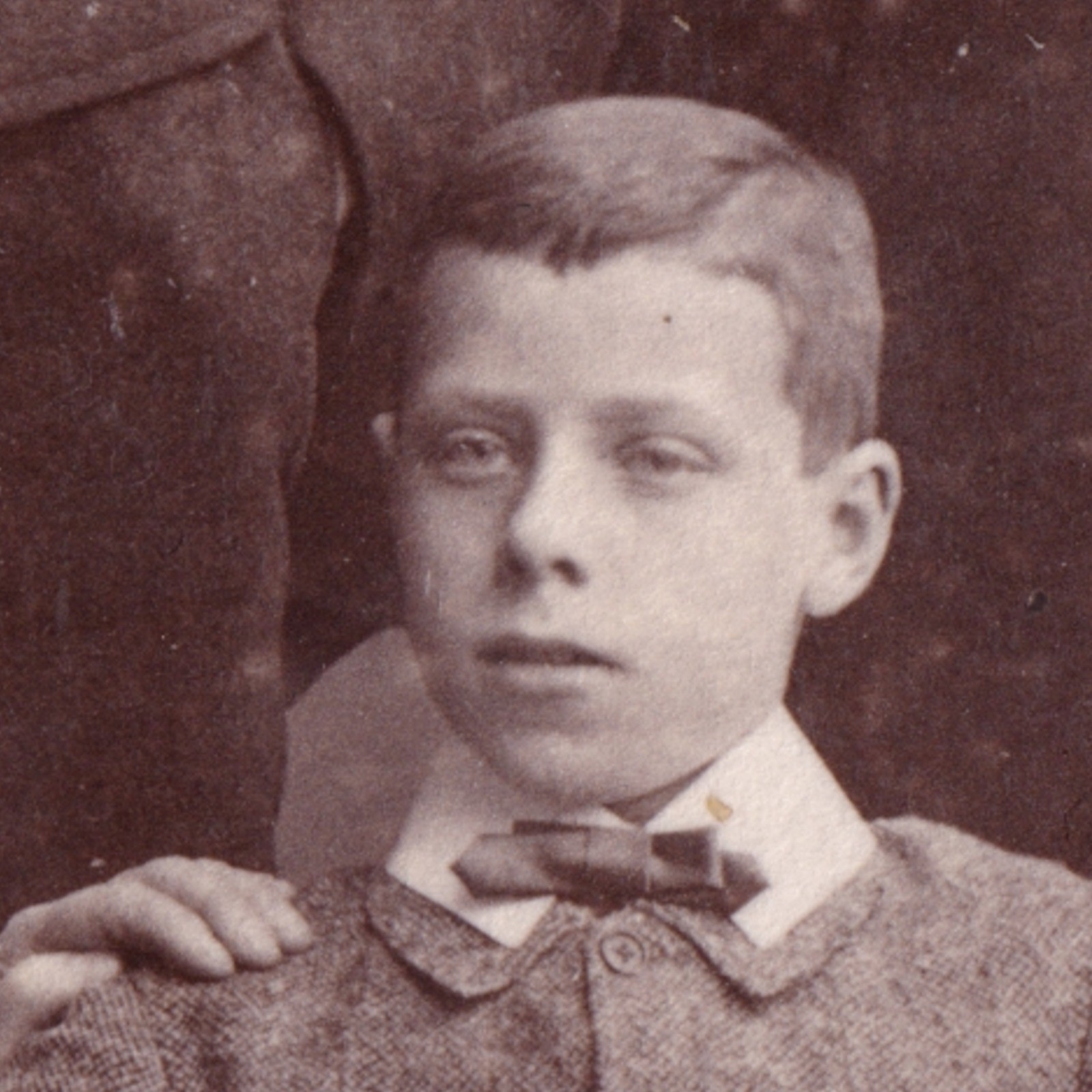 Cabinet Card: Cabinet Card: Group or Family Portrait. Frank Brown, Leicester Card.: catalogue image 9