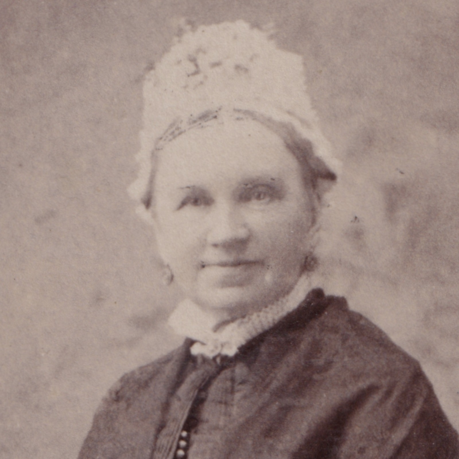 Cabinet Card: Cabinet Card Possibly Sarah Briggs, Wakefield Connection. Bara, AYR. N.B Card: Briggs: catalogue image 2