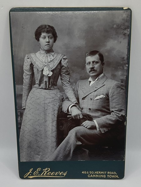 Cabinet Card: Cabinet Card: Smartly Dressed Couple, Man, Woman, Reeves, Canning Town.: catalogue image 1