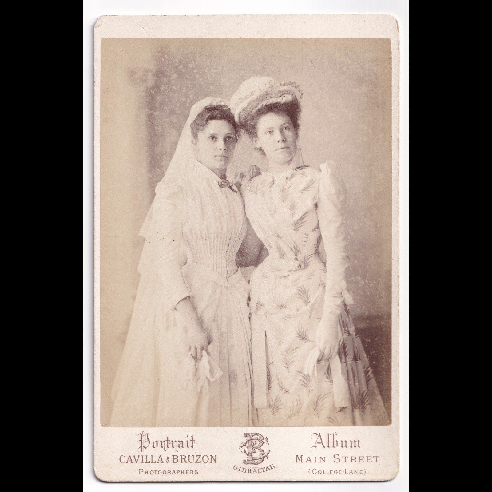 Cabinet Card: Cabinet Card: Two Women, Possibly Related. Cavilla & Bruzon Card, Gibraltar: catalogue image 1