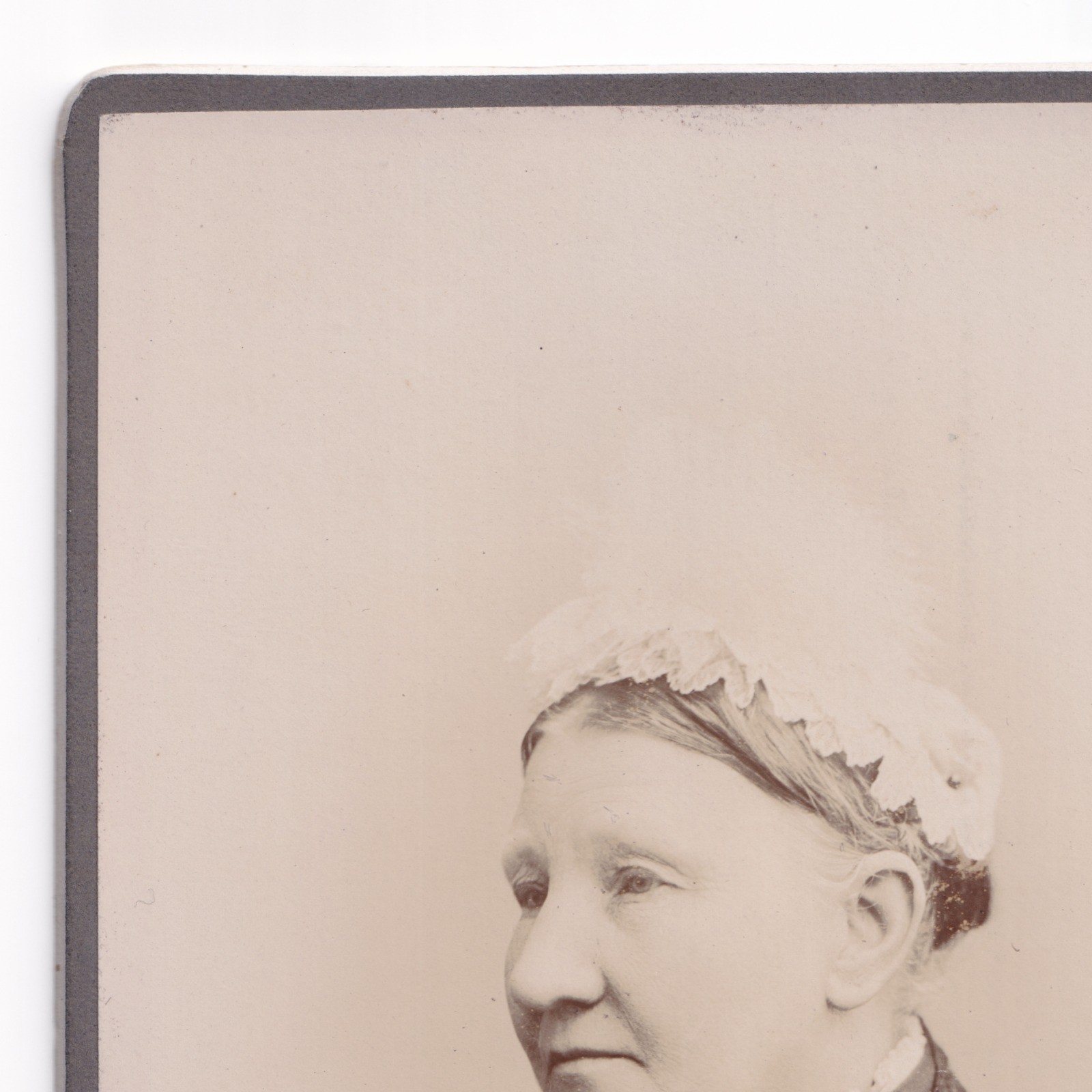 Cabinet Card: Cabinet Card: W. Guttenberg & Co., Bedford and Manchester, Older Woman.: catalogue image 3