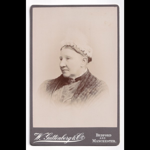Cabinet Card: Cabinet Card: W. Guttenberg & Co., Bedford and Manchester, Older Woman.: catalogue image 1
