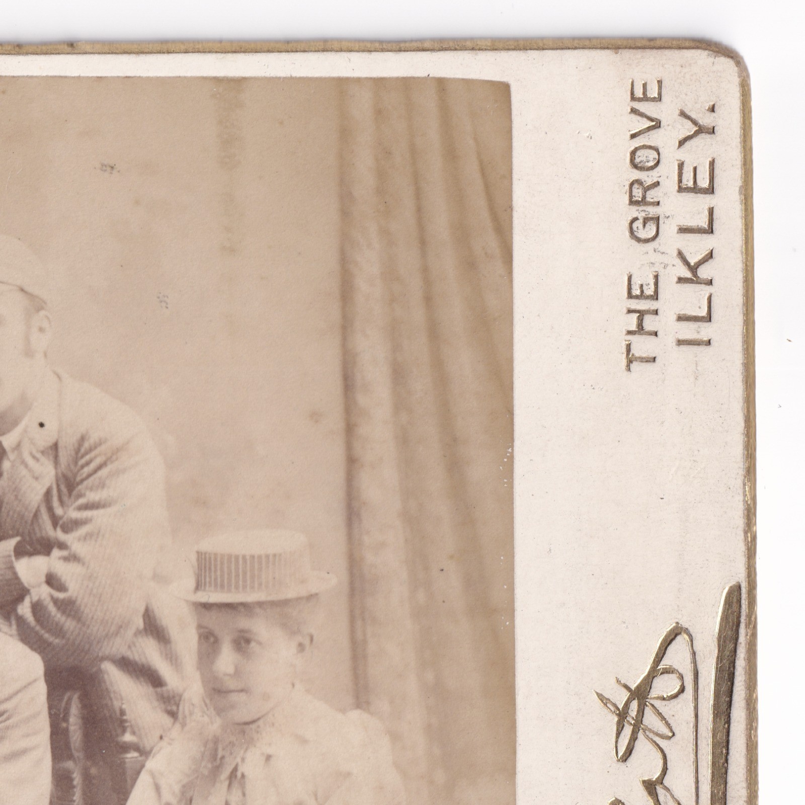Cabinet Card: Cabinet Card: W. Scott, ILKLEY, The Grove, Group Photograph.: catalogue image 10