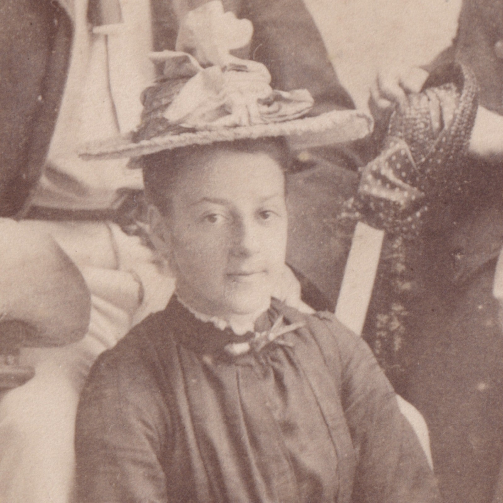 Cabinet Card: Cabinet Card: W. Scott, ILKLEY, The Grove, Group Photograph.: catalogue image 4