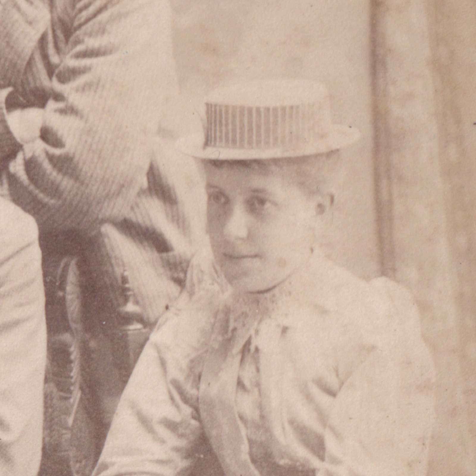 Cabinet Card: Cabinet Card: W. Scott, ILKLEY, The Grove, Group Photograph.: catalogue image 8