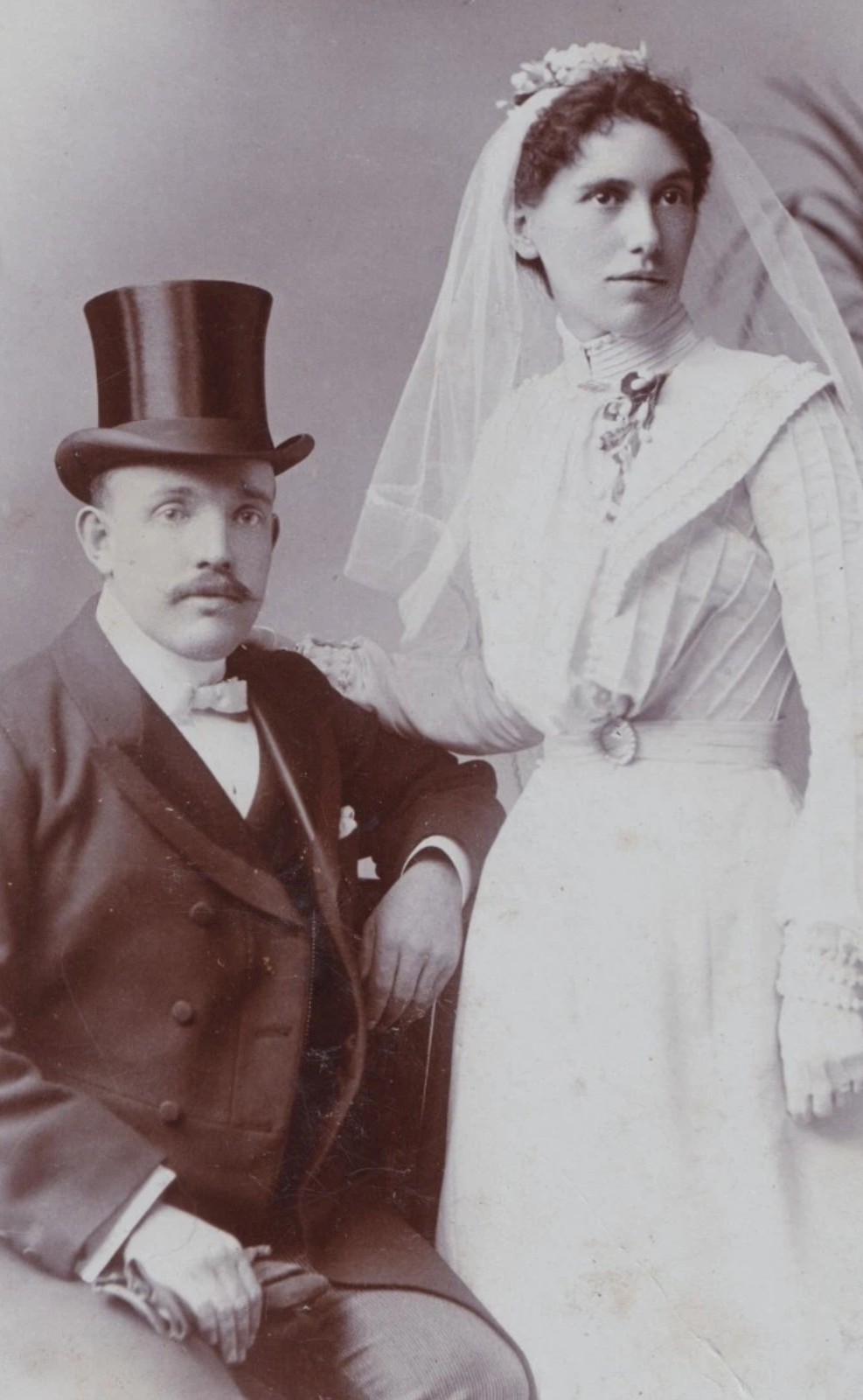 Cabinet Card: Cabinet Card: Wedding Photograph. Edwards & Co Stratford, Forest Gate, East Ham.: Edwards & Co: catalogue image 3