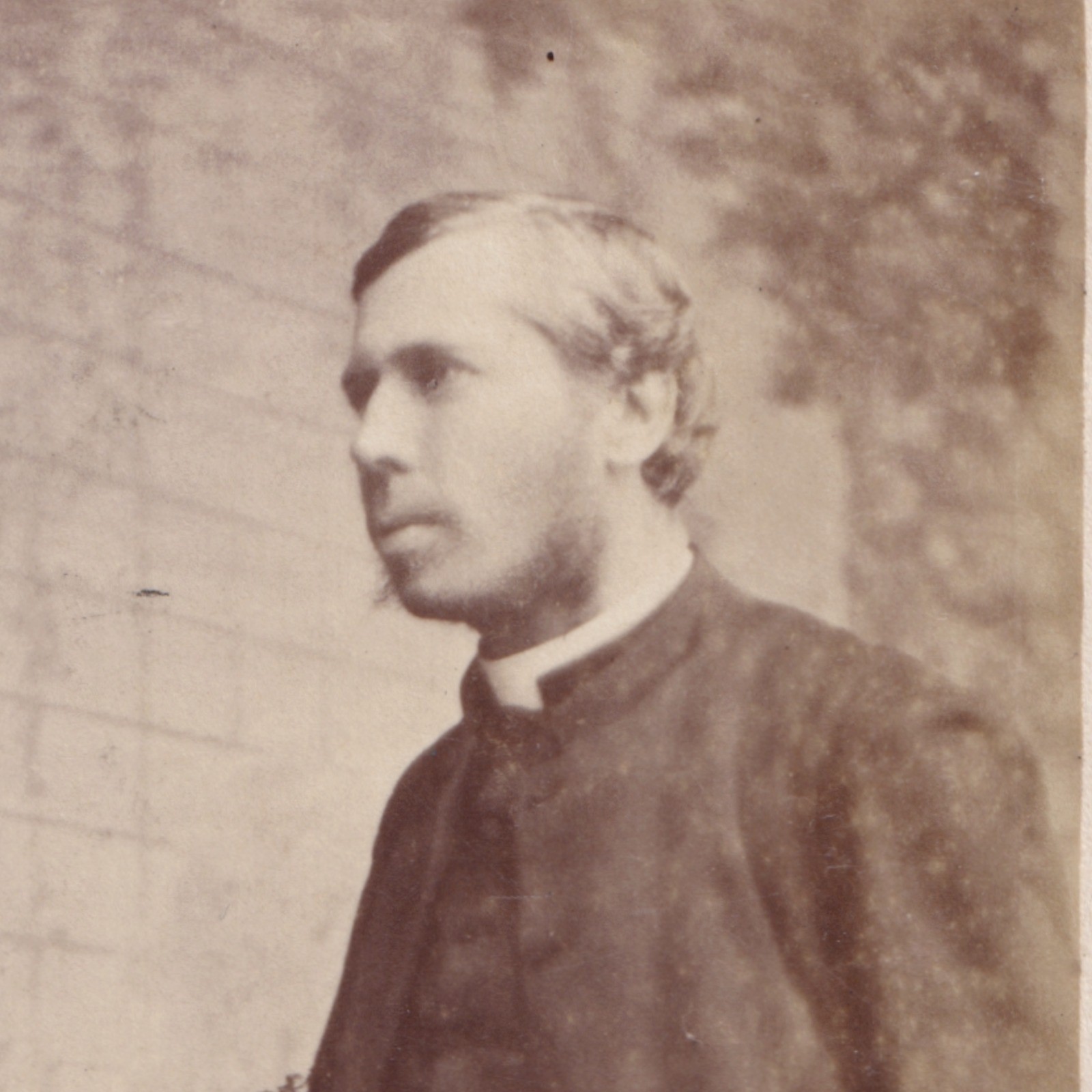 CDV: CDV, Clergyman or Religious Man with Woman. Samuel A. Walker Card. London. 13106: catalogue image 2