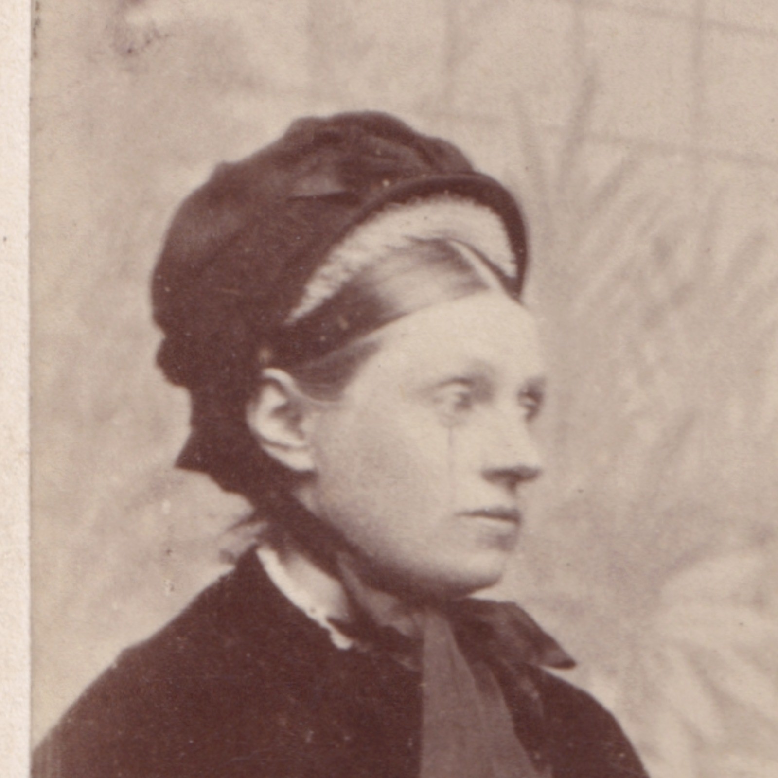 CDV: CDV, Clergyman or Religious Man with Woman. Samuel A. Walker Card. London. 13106: catalogue image 3
