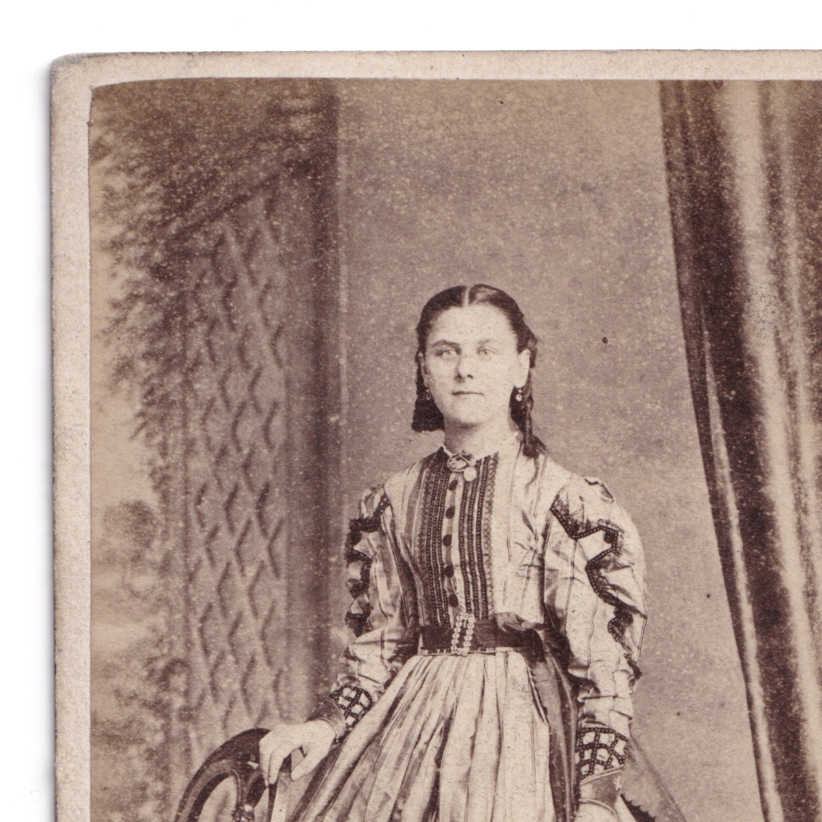 CDV: CDV: David Scott Card, Aberdeen. Woman in Full Dress.: catalogue image 3