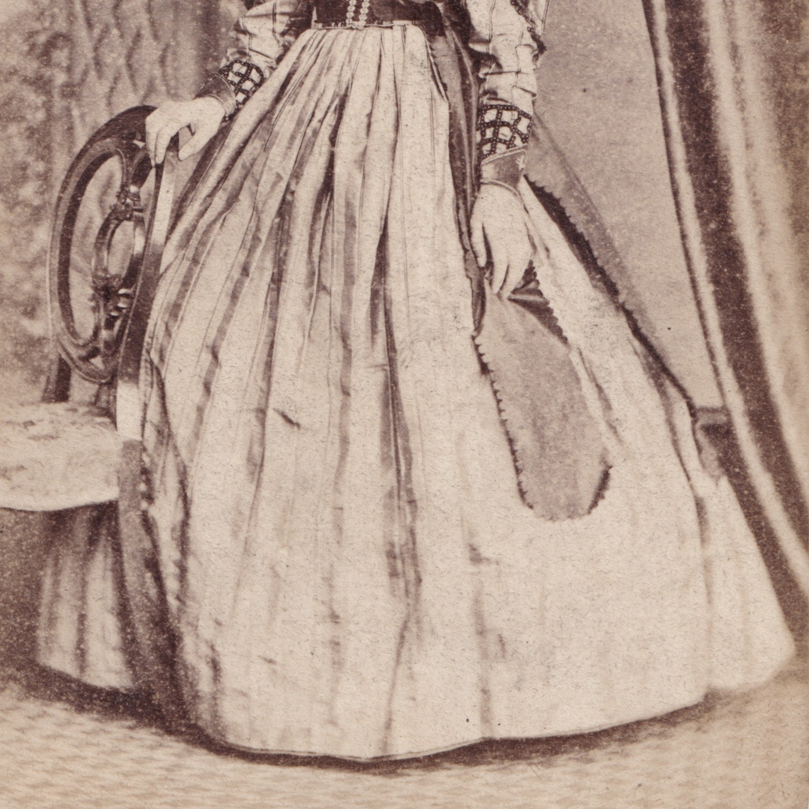 CDV: CDV: David Scott Card, Aberdeen. Woman in Full Dress.: catalogue image 8