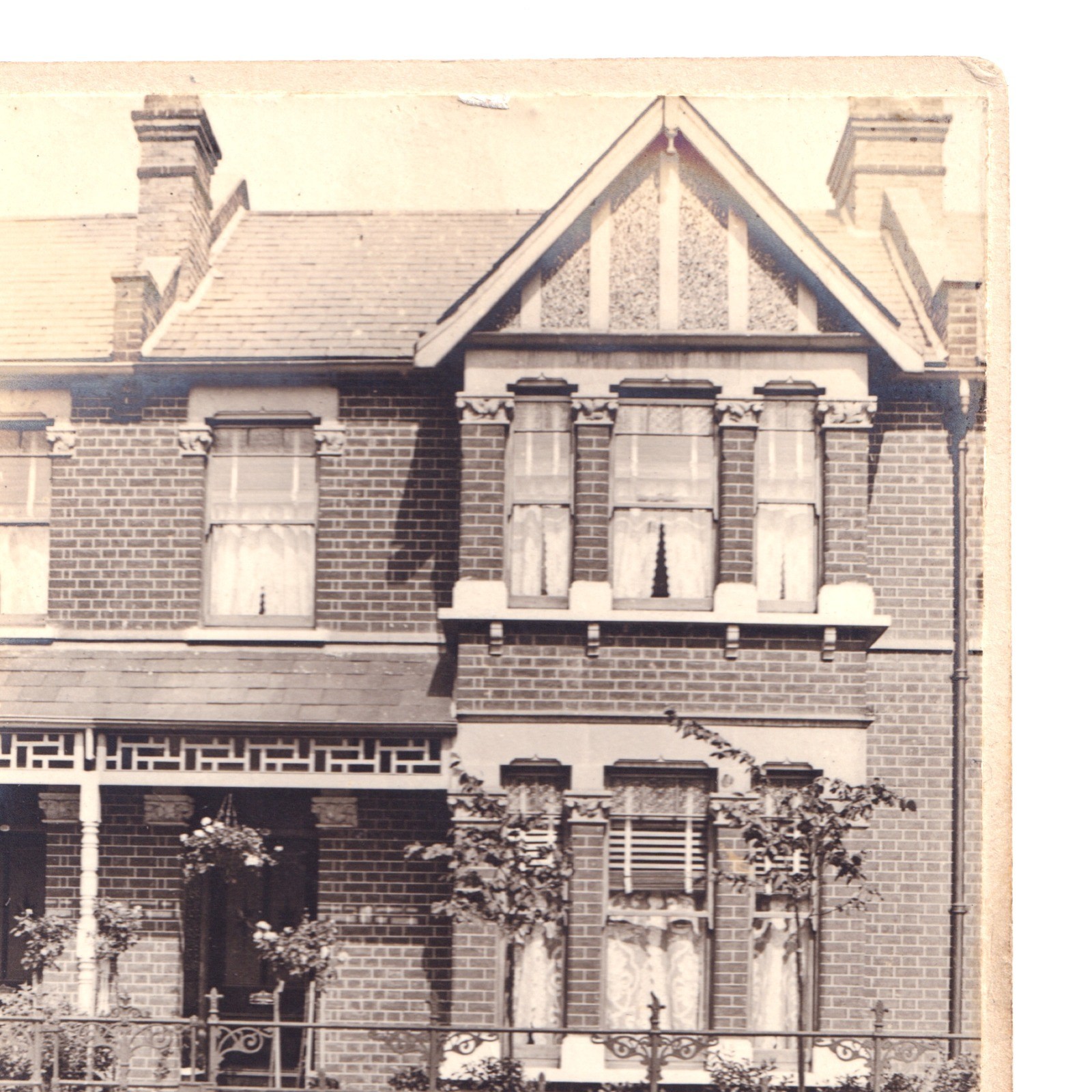 CDV: CDV: House Front, Possibly Hounslow.: catalogue image 4