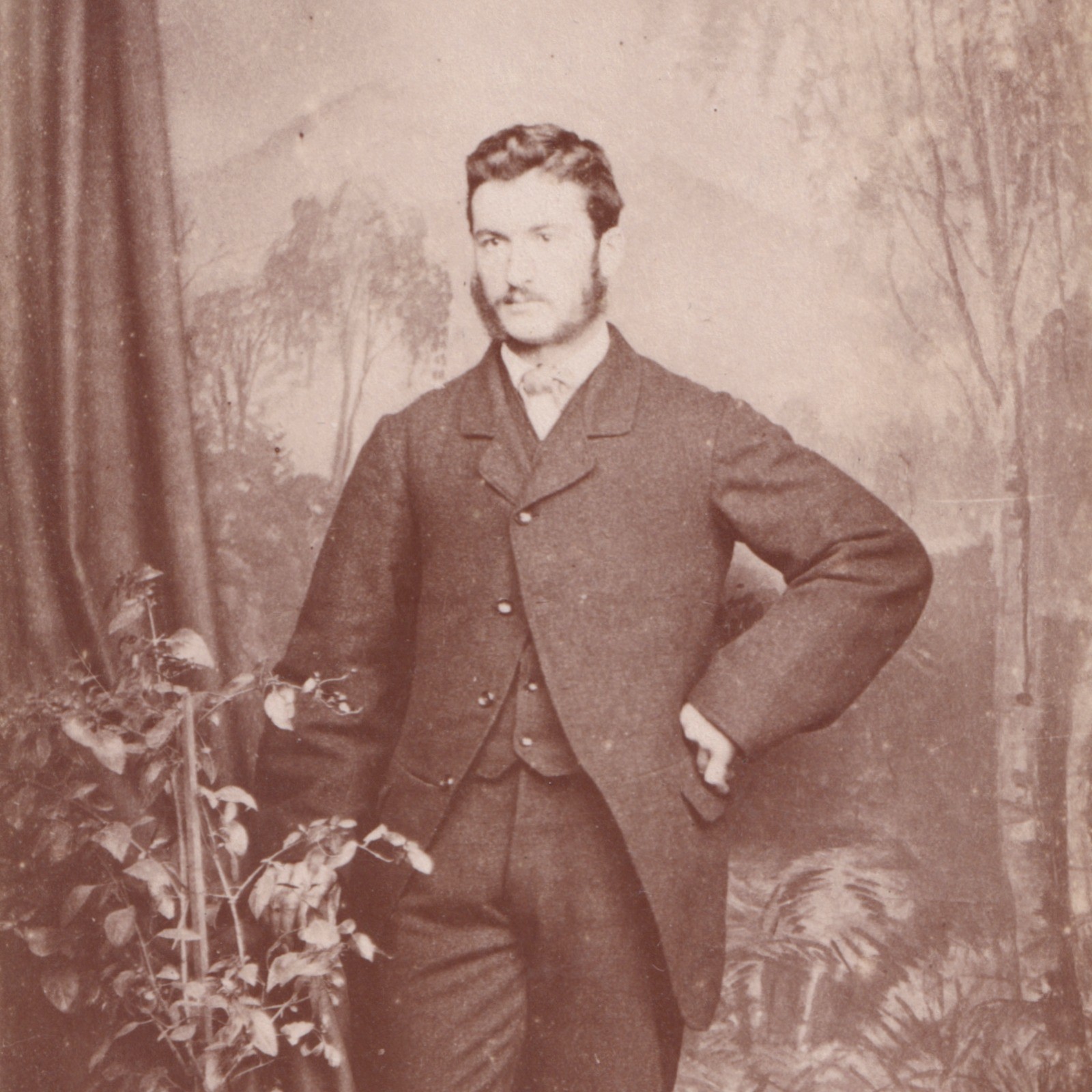 CDV: CDV: J. McDermid Card, Tarbert, Loch Fyne. Young Man, Smartly Dressed.: catalogue image 9