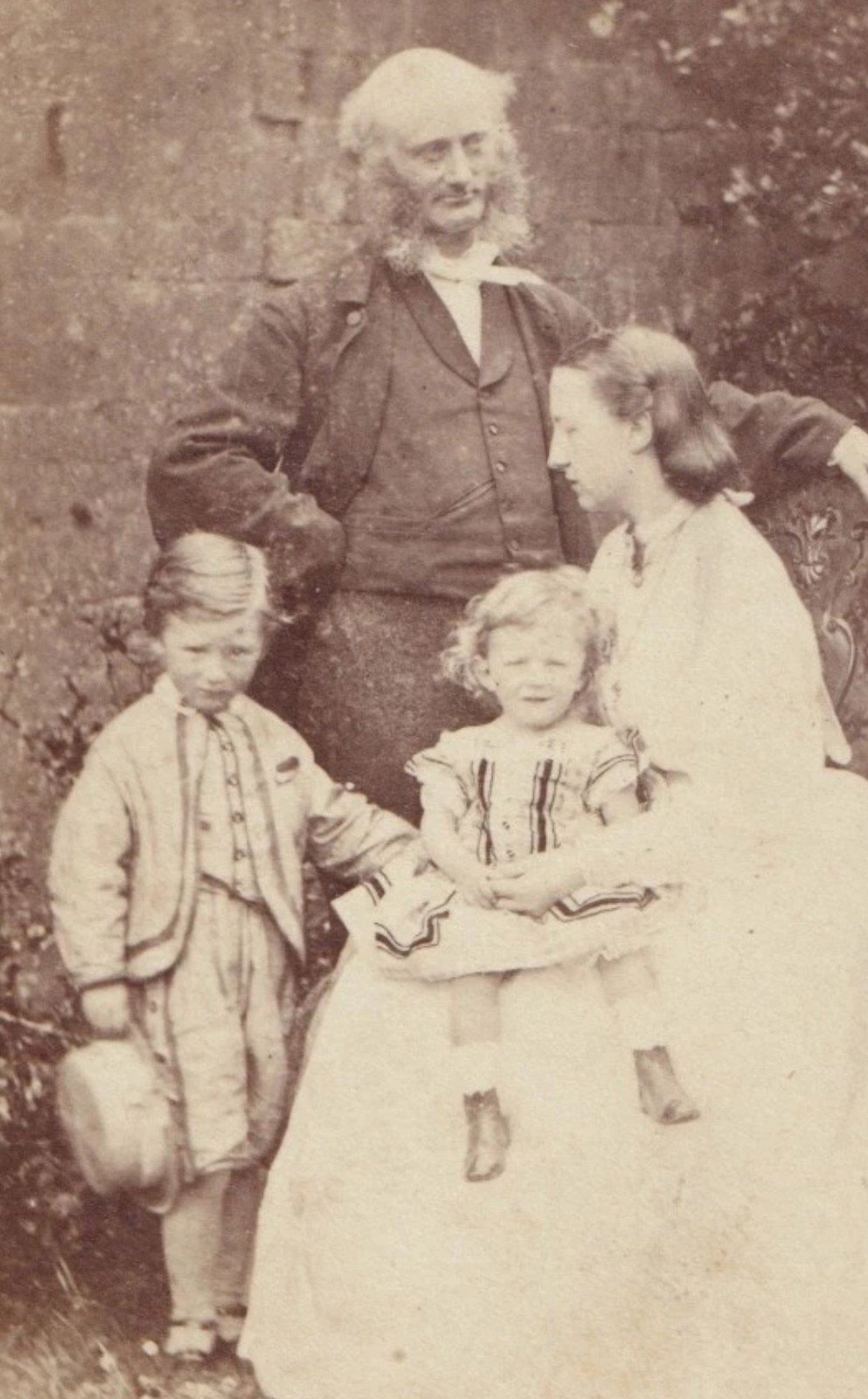 CDV: CDV, Man, Woman, Children, Likely Family. J Bartlett, Oddington, Chipping Norton: catalogue image 3