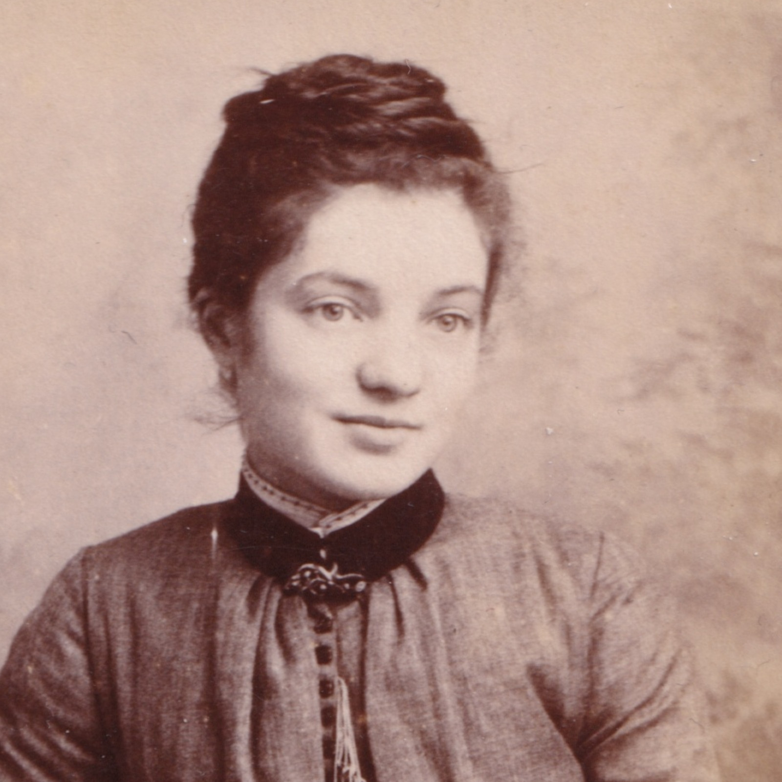 CDV: CDV: Portrait of a Young Woman Holding Photograph Album. T. Kipling, Darlington.: catalogue image 5