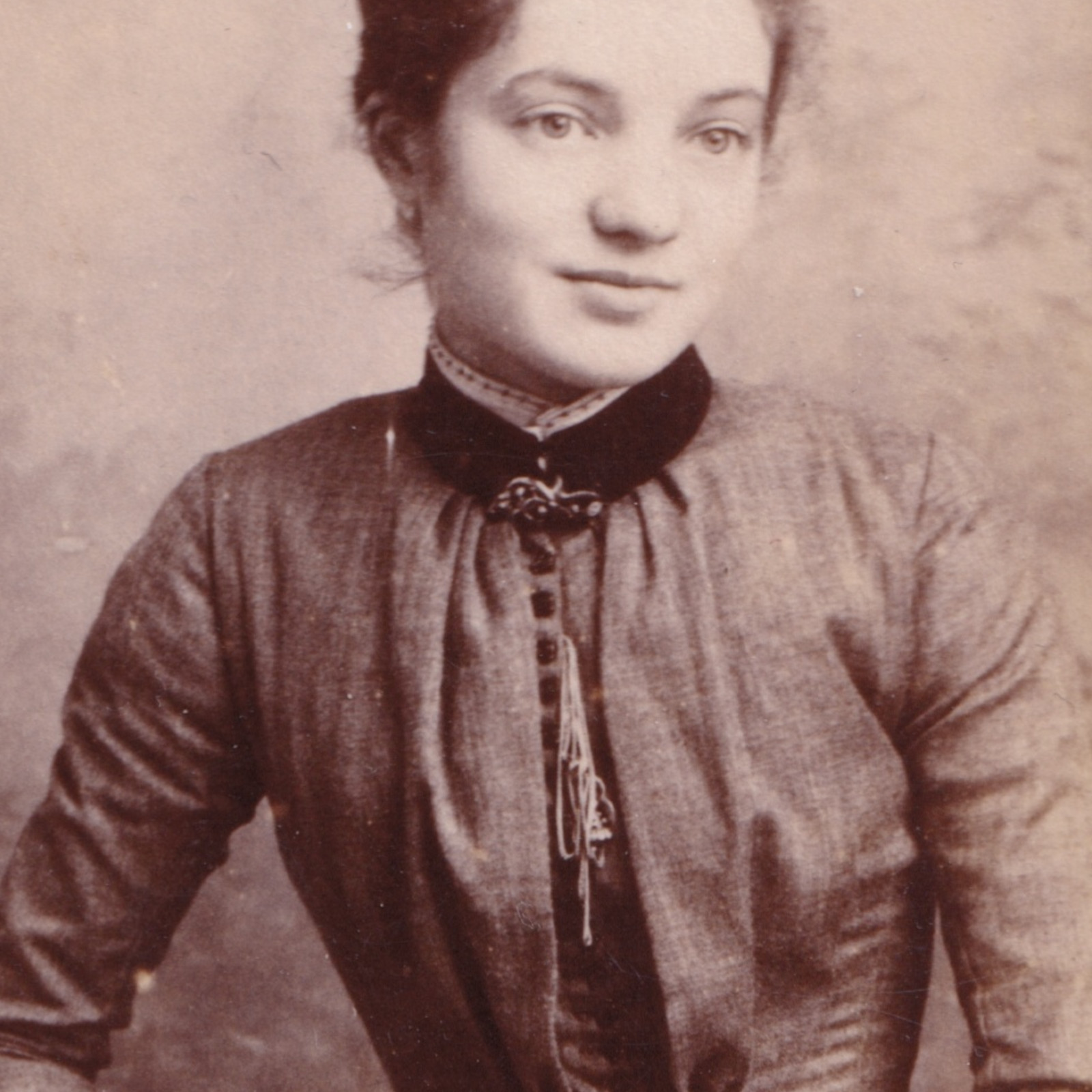 CDV: CDV: Portrait of a Young Woman Holding Photograph Album. T. Kipling, Darlington.: catalogue image 6