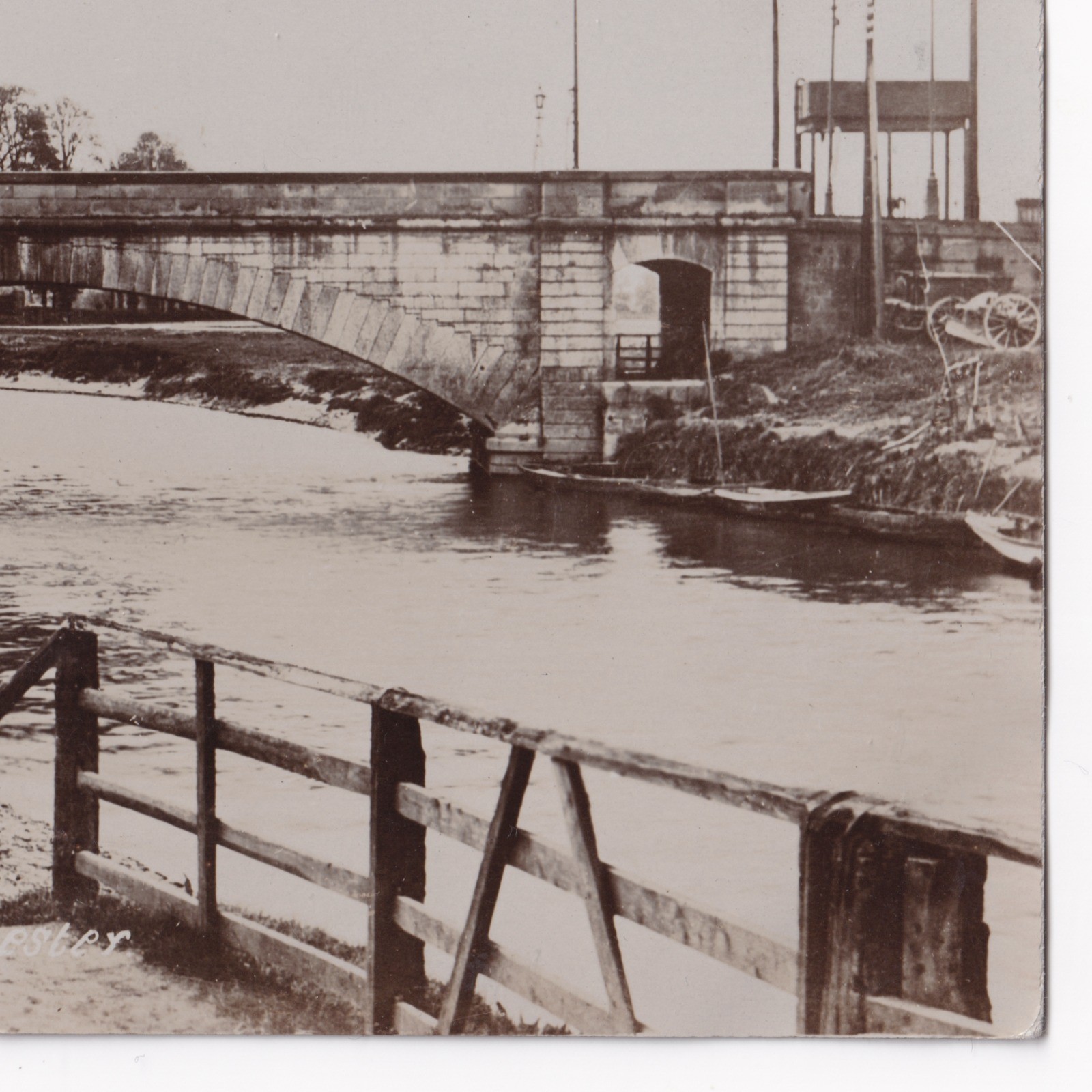 Postcard: Postcard: Gloucester, Westgate Bridge, RP. Sent to Freemantle House, Bristol.: catalogue image 4