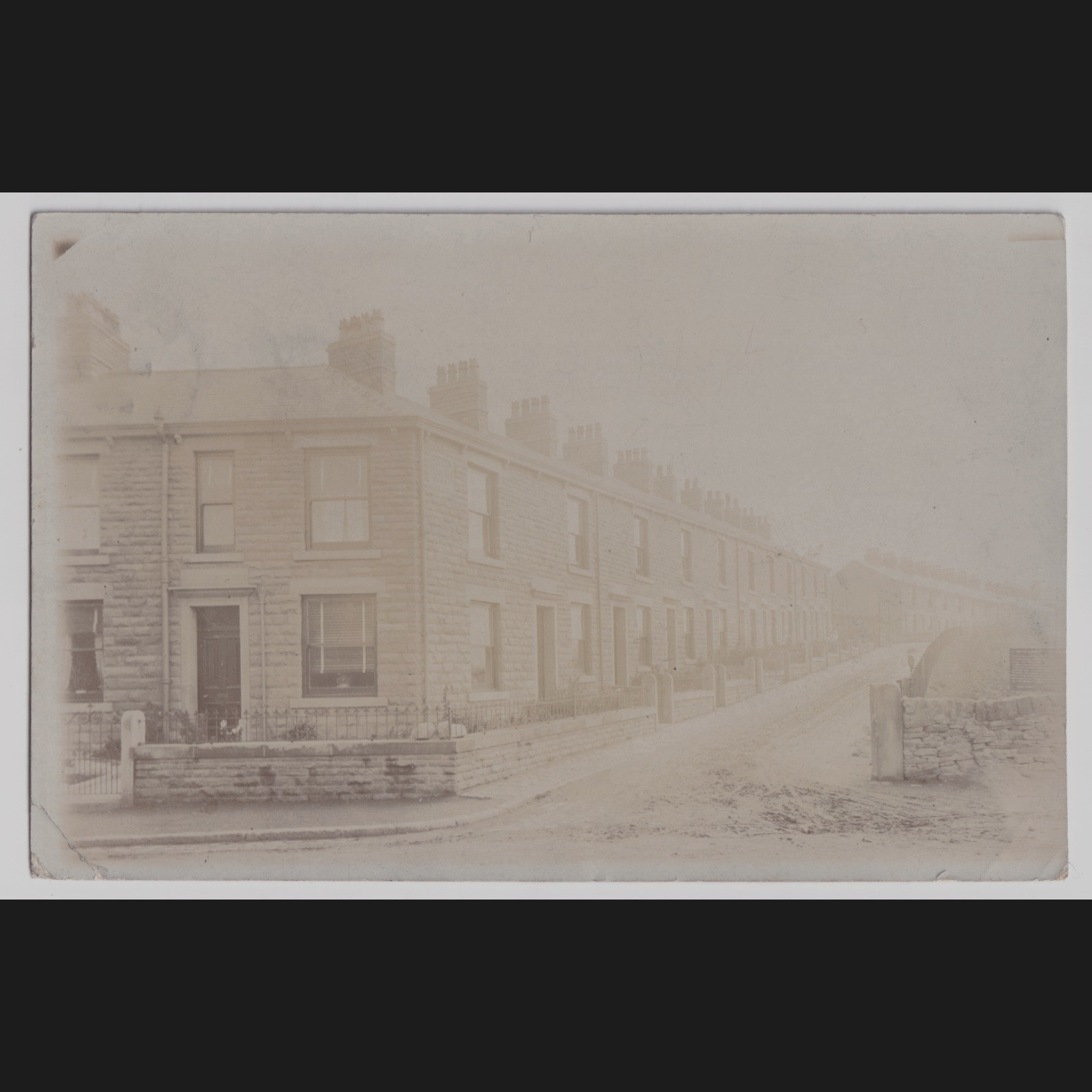 Postcard: Postcard: Possibly Woone Lane, Clitheroe, Lancashire, Real Photograph.: catalogue image 1