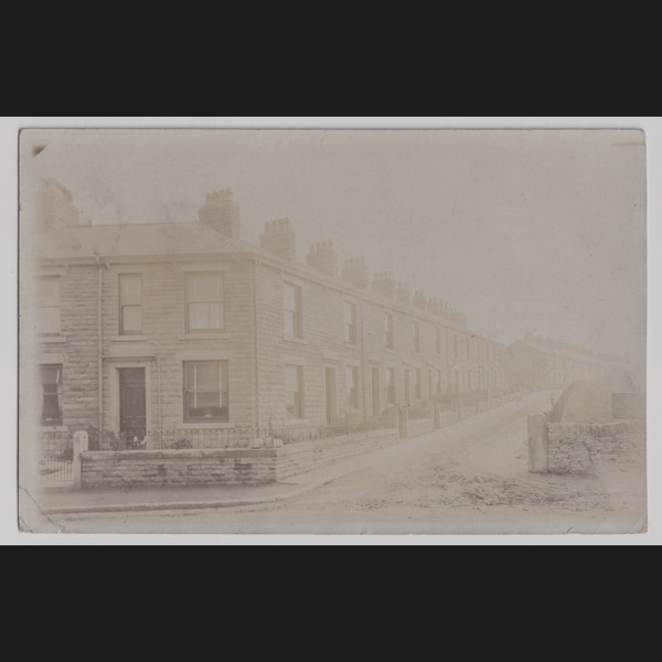 Postcard: Postcard: Possibly Woone Lane, Clitheroe, Lancashire, Real Photograph.: catalogue image 1