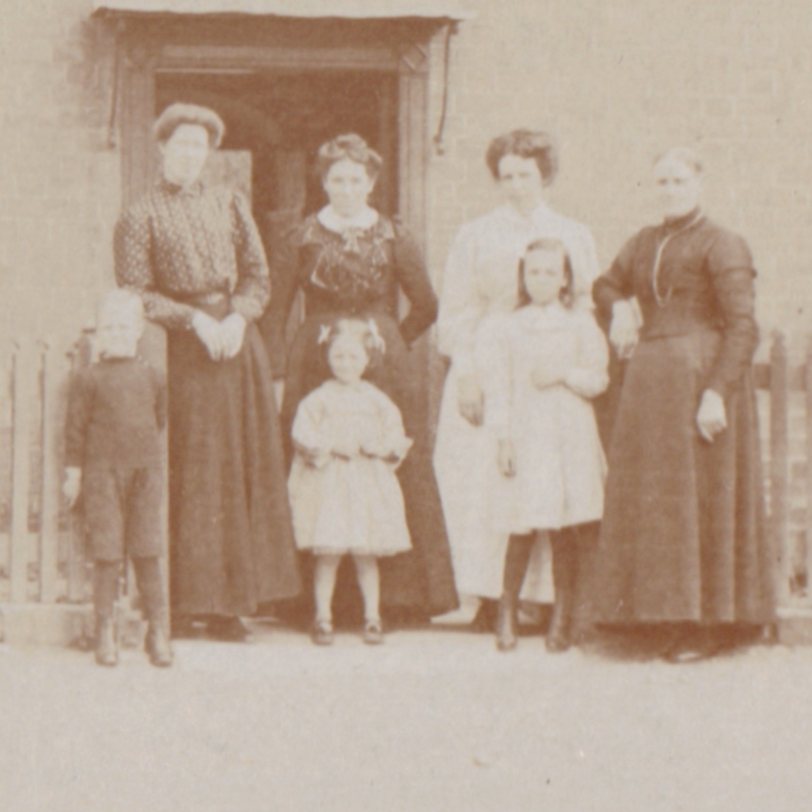 Postcard: Postcard Unidentified House, Family. Distinctive Topiary Bushes, Cross in Window: catalogue image 3